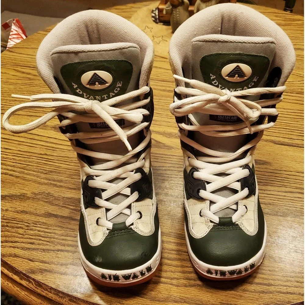 Vintage Airwalk Advantage  Womens Lace Up‎ Snowboard Boots Size US 8